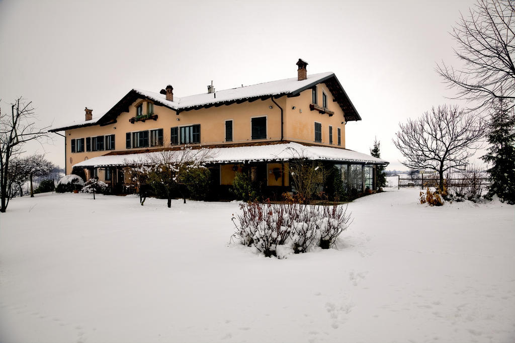 Вілла Cascina Papa Mora Cellarengo Екстер'єр фото